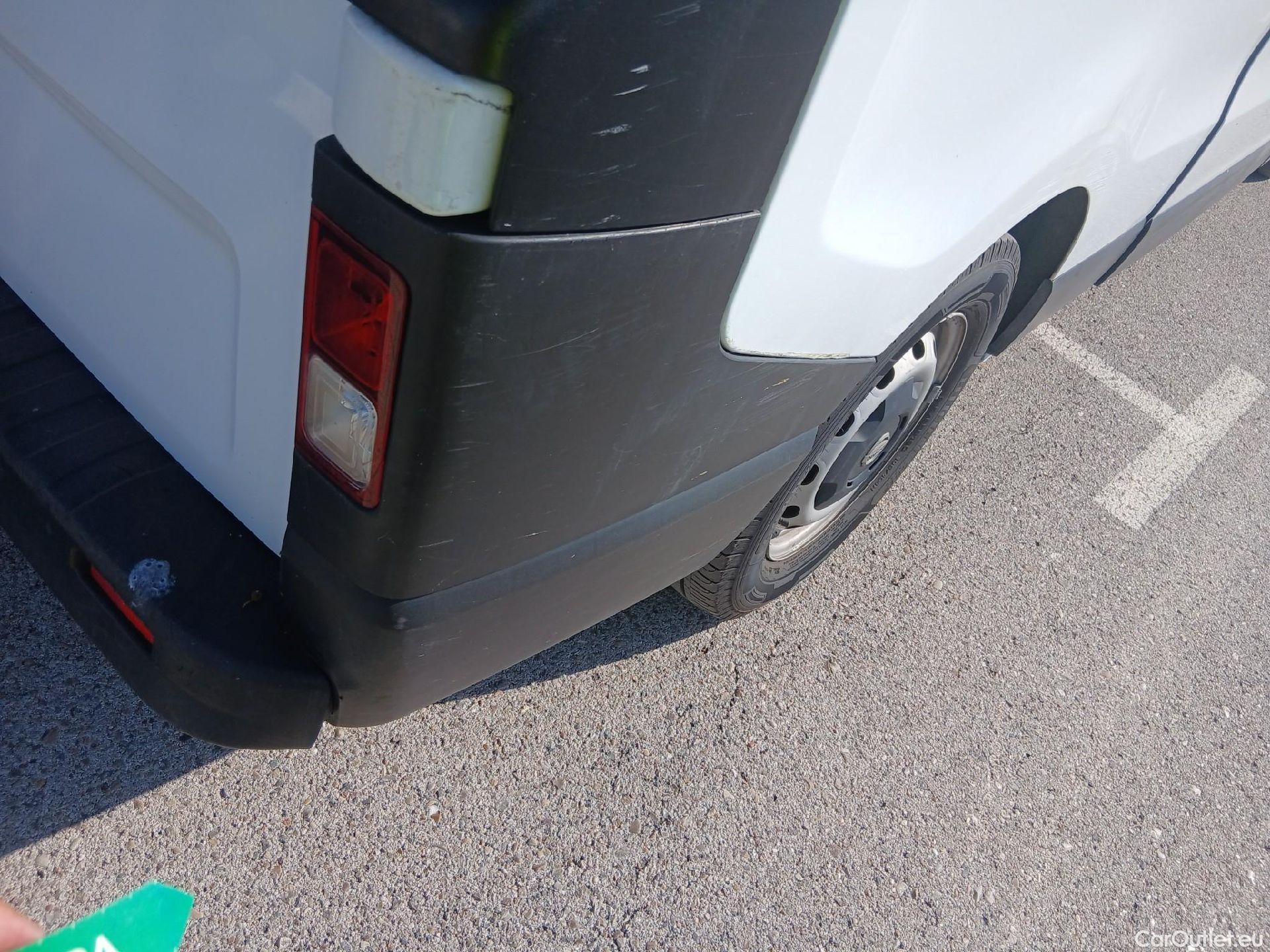  Nissan  NV300 NISSAN  / 2016 / 4P / combi Mixta 6 2.0dCi 88kW L2H1 1,2T Optima #40