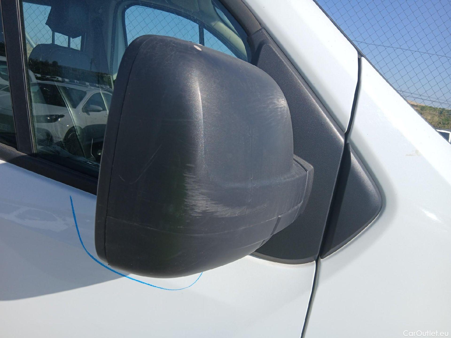  Nissan  NV300 NISSAN  / 2016 / 4P / combi Mixta 6 2.0dCi 88kW L2H1 1,2T Optima #49