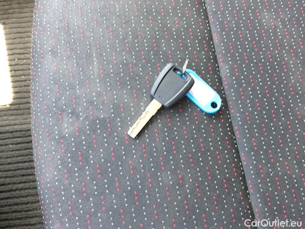  Citroen  Jumper CITROEN  / 2014 / 4P / furgón BlueHDi 103KW (140CV) Furgón 35L3H2 #7