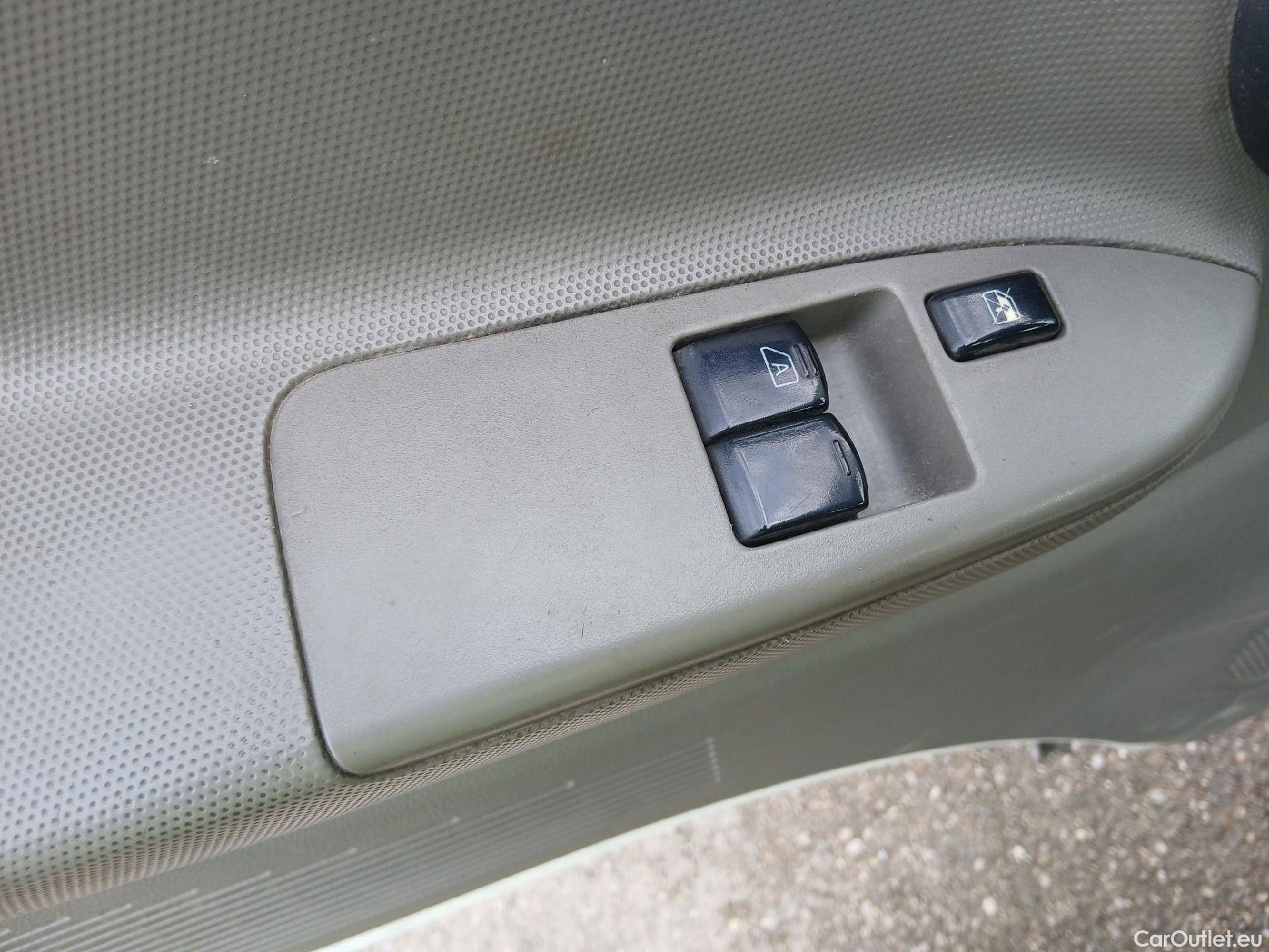  Nissan  Cabstar NISSAN  VU 2p 3G pickup 35.14/2 Básico Caja Volquete Alum Media #39