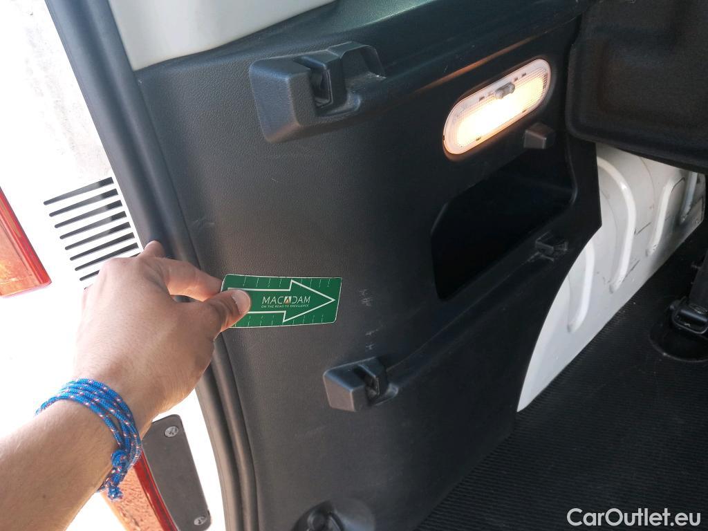  Renault  Trafic RENAULT  / 2019 / 5P / monovolumen Passenger Energy Blue dCi 88 kW (120 CV) (MN) #10