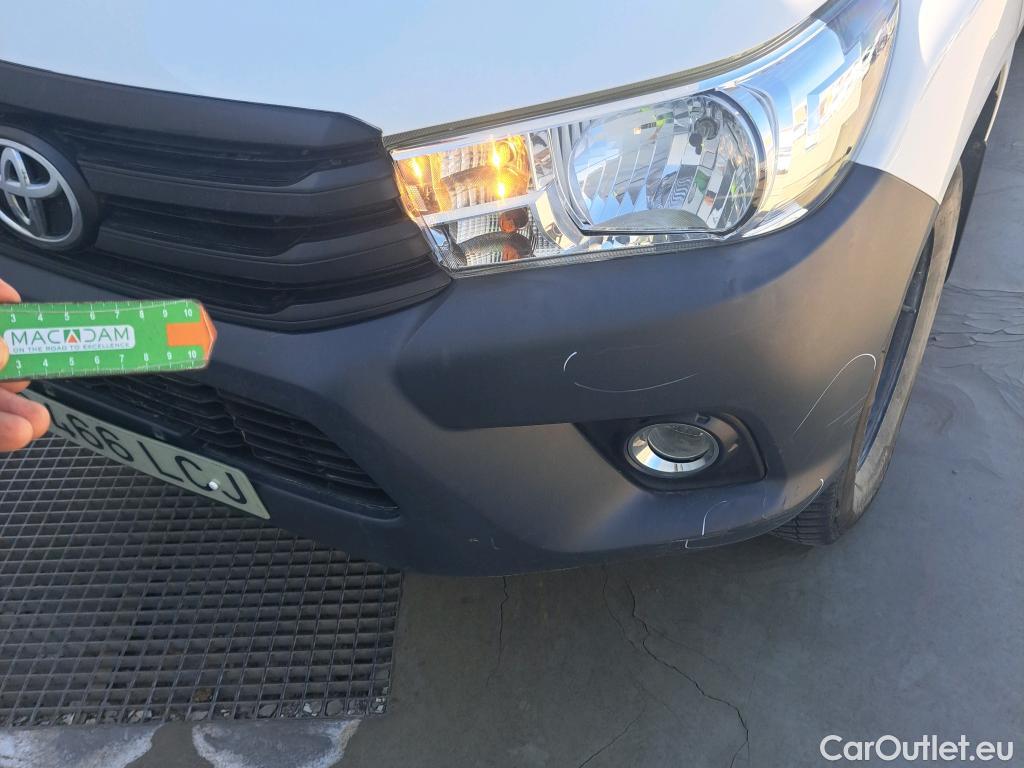 Toyota  Hilux TOYOTA  / 2016 / 4P / pickup 2.4 D-4D Cabina Doble GX #13