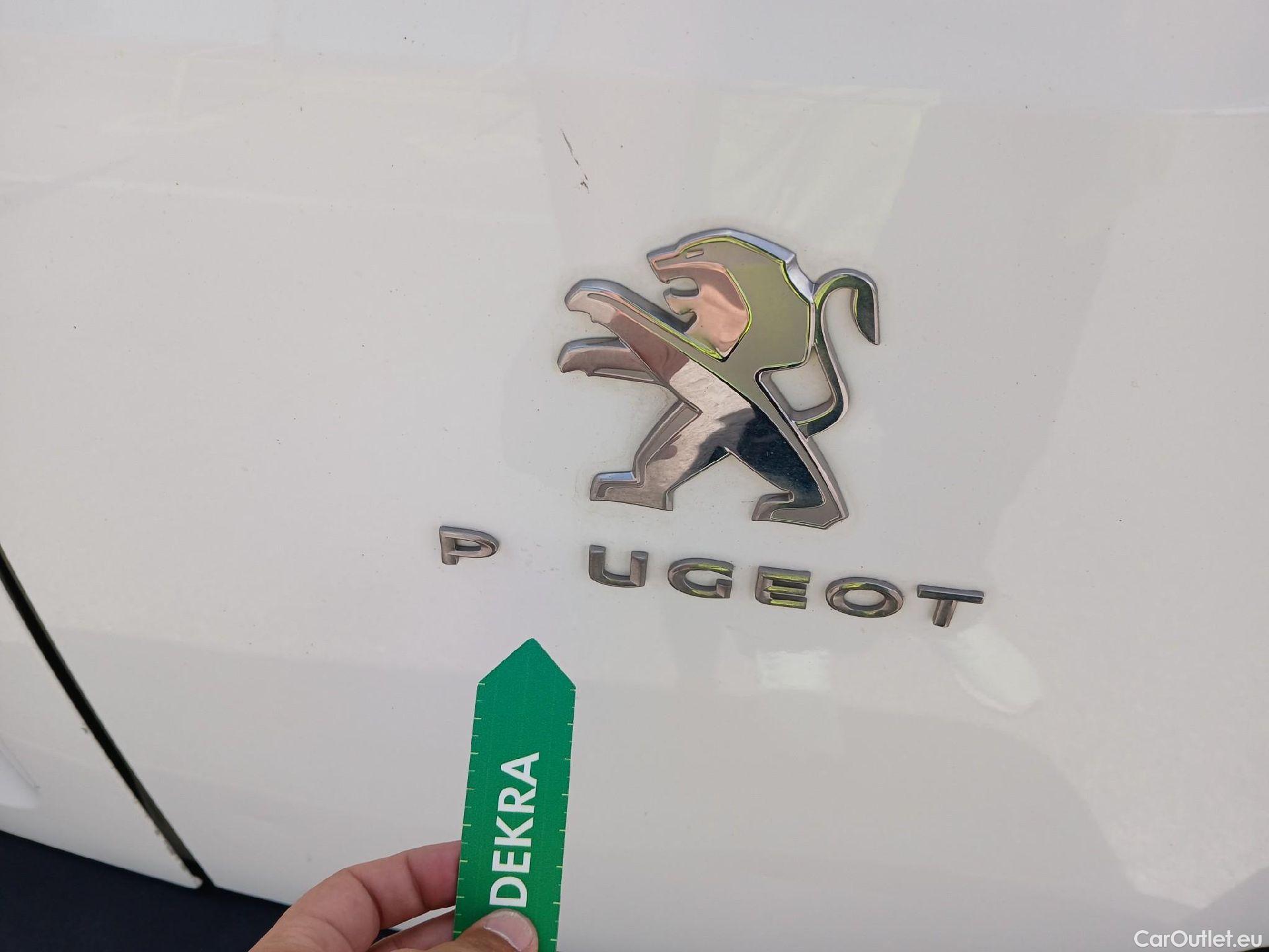  Peugeot  Partner PEUGEOT  / 2018 / 3P / furgón derivado de turismo Pro Standard 600kg BlueHDi 73kW (AC) #72