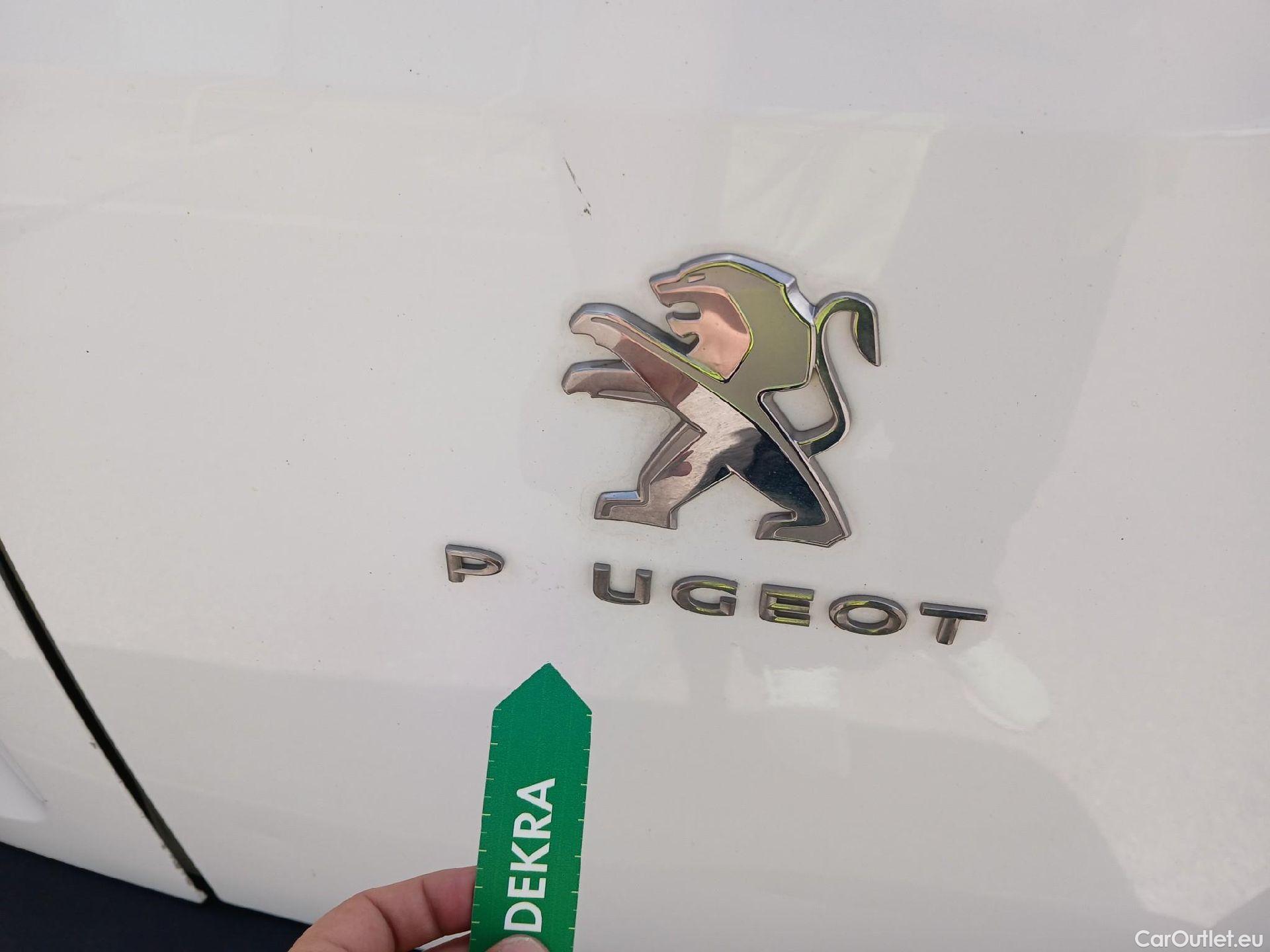  Peugeot  Partner PEUGEOT  / 2018 / 3P / furgón derivado de turismo Pro Standard 600kg BlueHDi 73kW (AC) #71