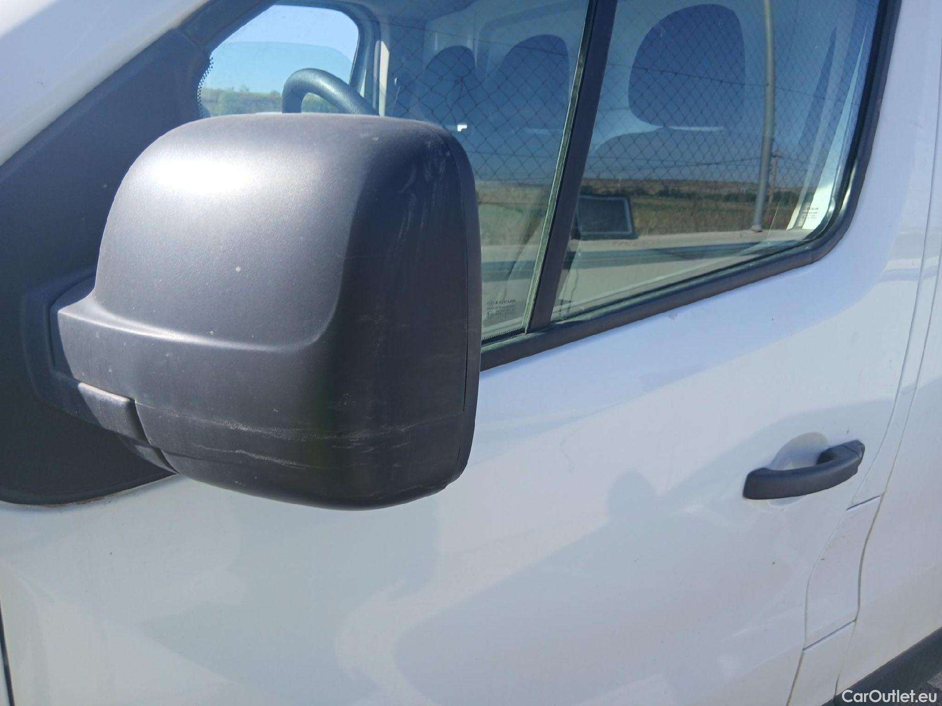 Renault  Trafic RENAULT  / 2014 / 4P / furgón Furgón 27 L1H1 Energy dCi 92kW TT #16