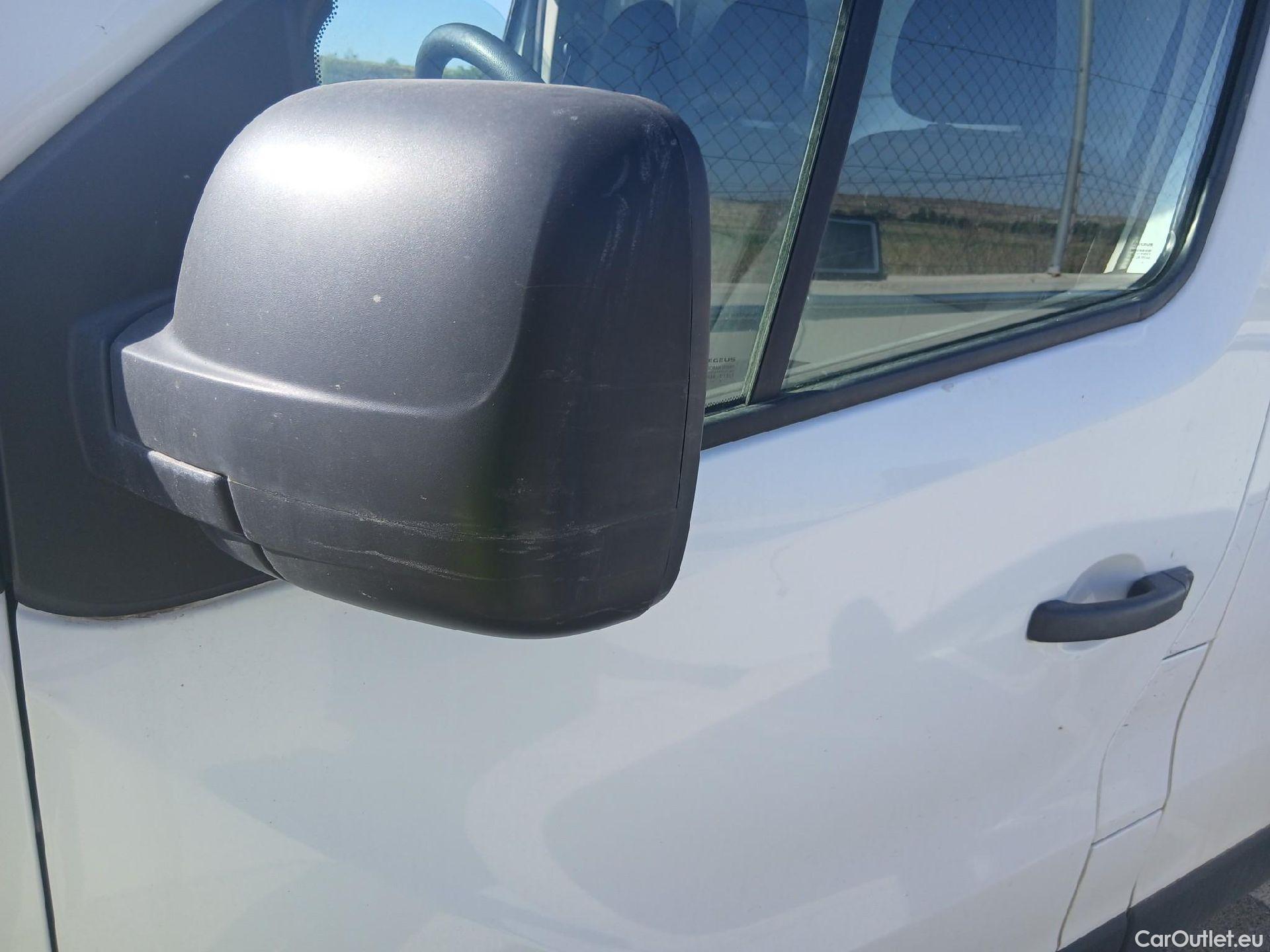  Renault  Trafic RENAULT  / 2014 / 4P / furgón Furgón 27 L1H1 Energy dCi 92kW TT #17