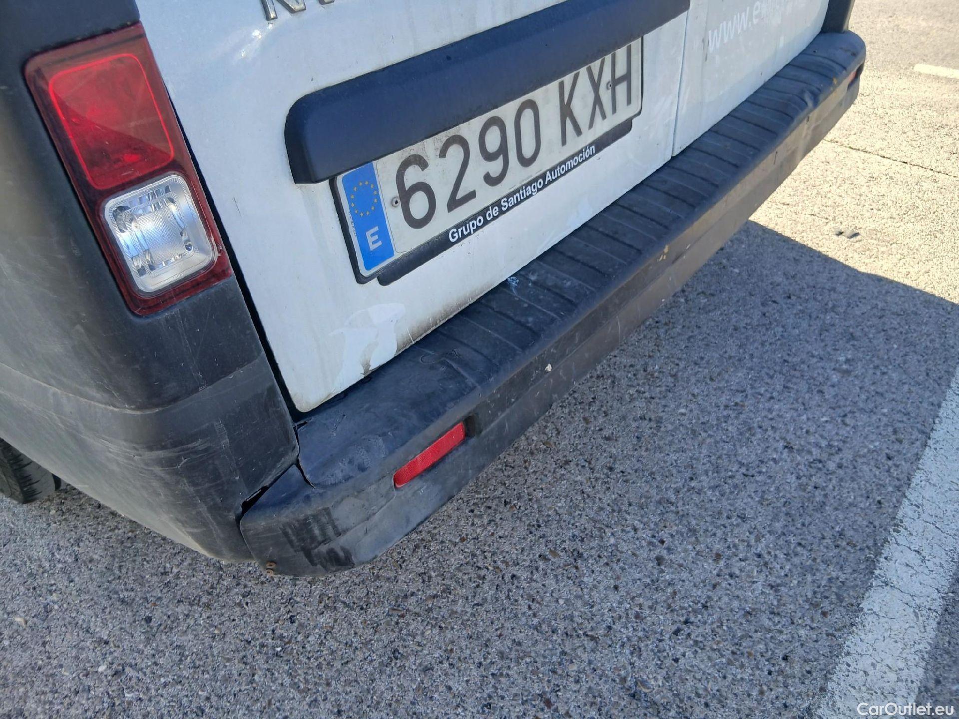 Nissan  NV300 NISSAN  / 2016 / 4P / furgón 1.6dCi 88kW (120CV) L1H1 1,2T PRO #17