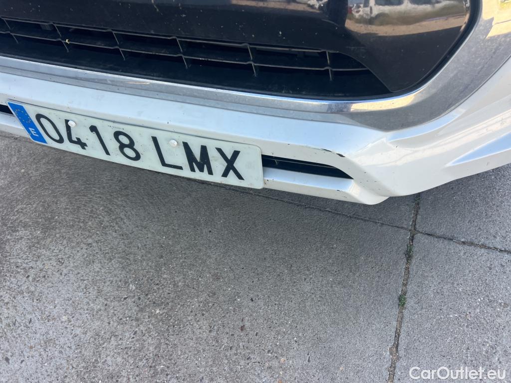  Toyota  Hilux TOYOTA  / 2020 / 4P / pickup 2.8 D-4D 150kW (204CV) Cabina Doble VX #28