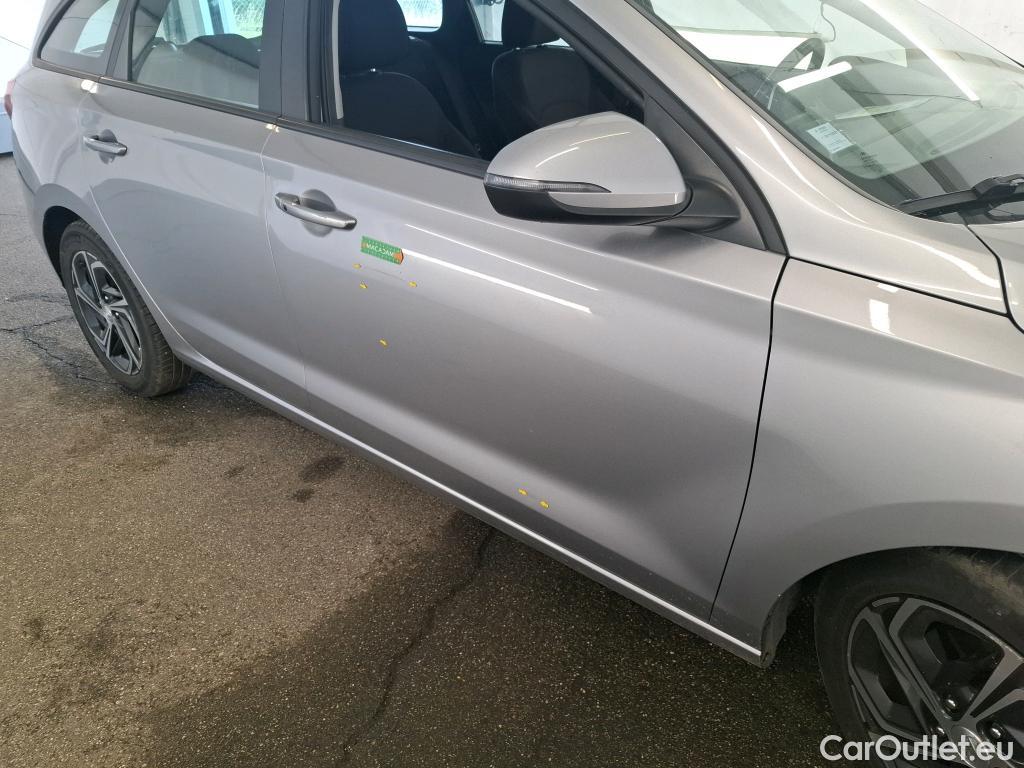  Hyundai  i30  cw Business 1.6 CRDi 115CV BVA7 E6d #1