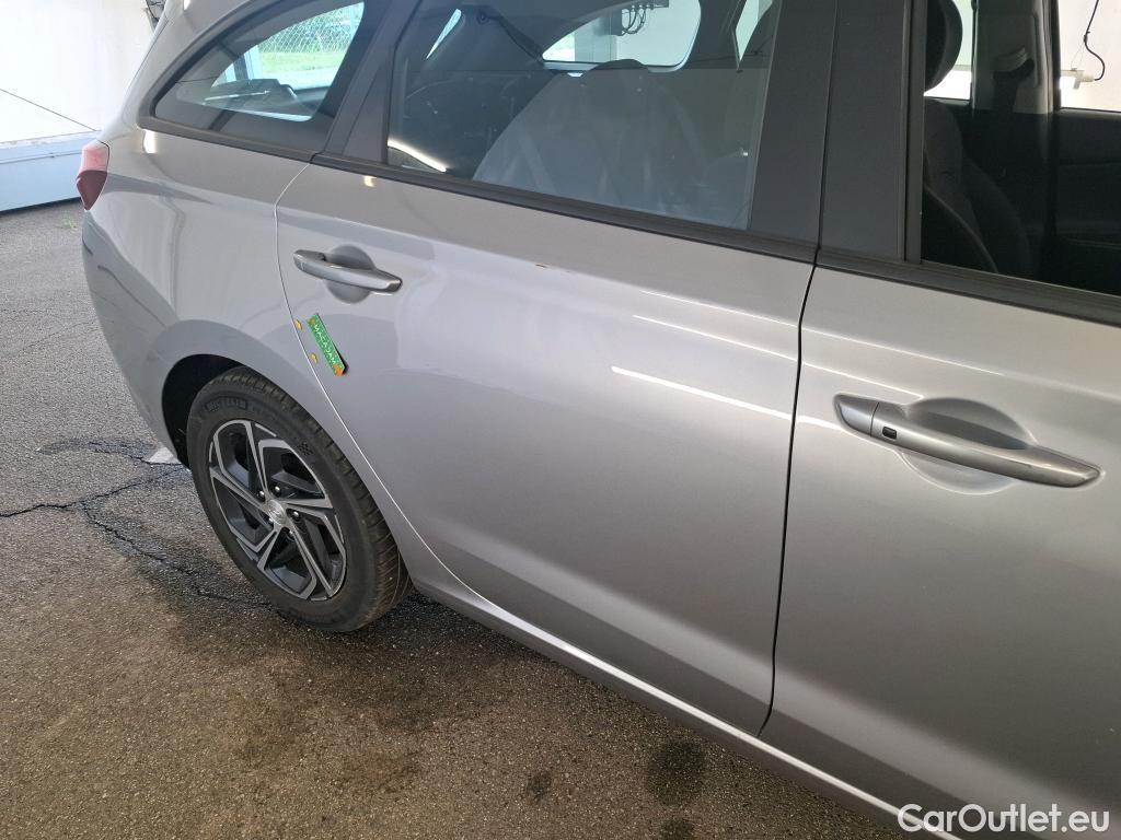  Hyundai  i30  cw Business 1.6 CRDi 115CV BVA7 E6d #34