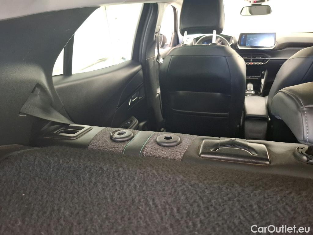  Peugeot  2008  Allure Pack 1.5 HDi 130CV BVA8 E6d #15