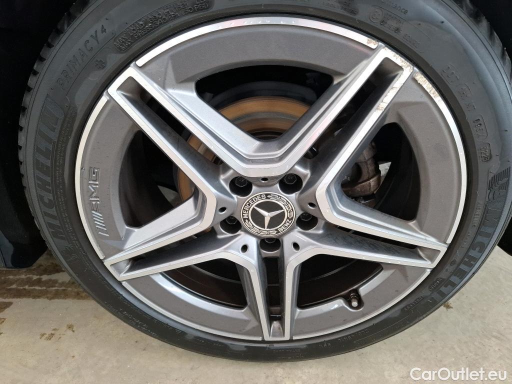  Mercedes  A-Klasse MERCEDES-BENZ Classe A Compact / 2018 / 5P / Berline A 180 d AMG Line 8G-DCT #1
