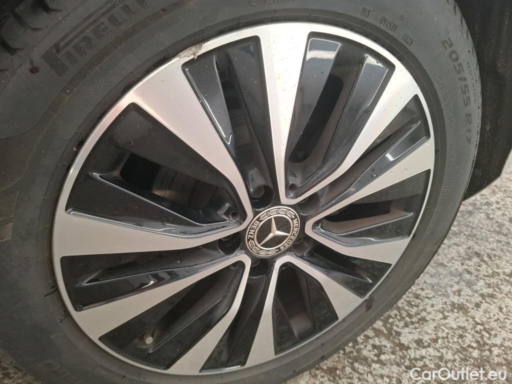  Mercedes  A-Klasse MERCEDES-BENZ Classe A Compact / 2018 / 5P / Berline A 200 d Business Line 8G-DCT #2