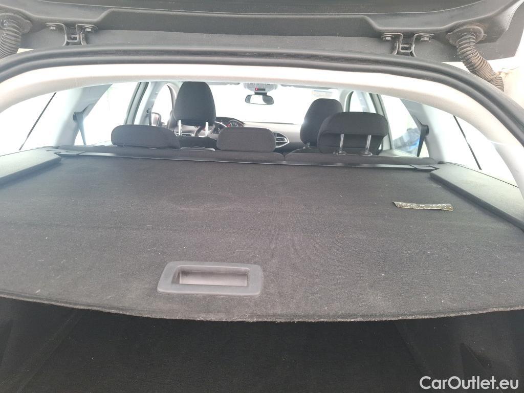  Peugeot  308 PEUGEOT  SW / 2017 / 5P / Break Puretech 110 S&S Active Business #15