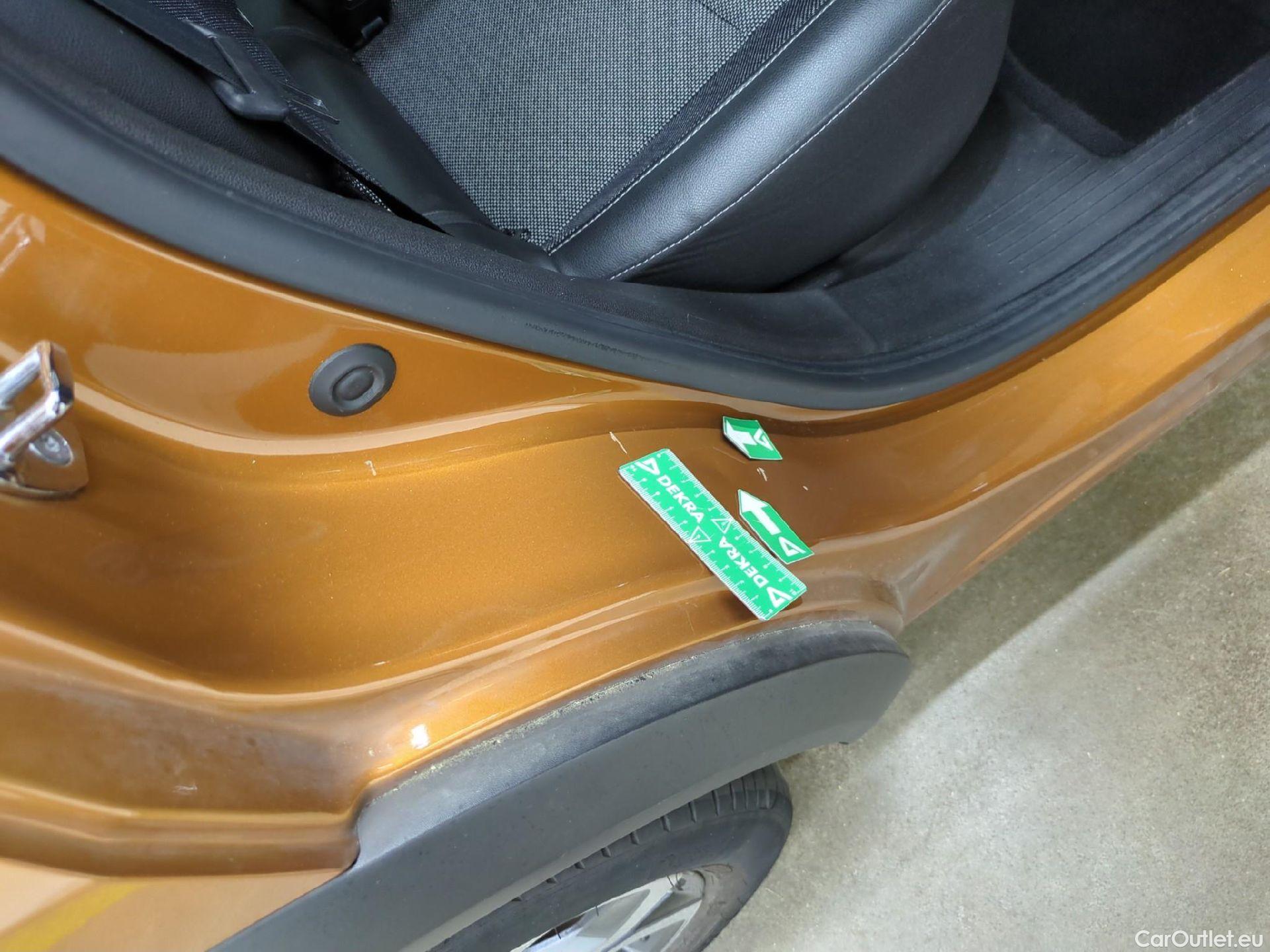  Renault  Captur  II Intens 1.6 E-TECH Plug-in 160CV BVA6 E6d #9