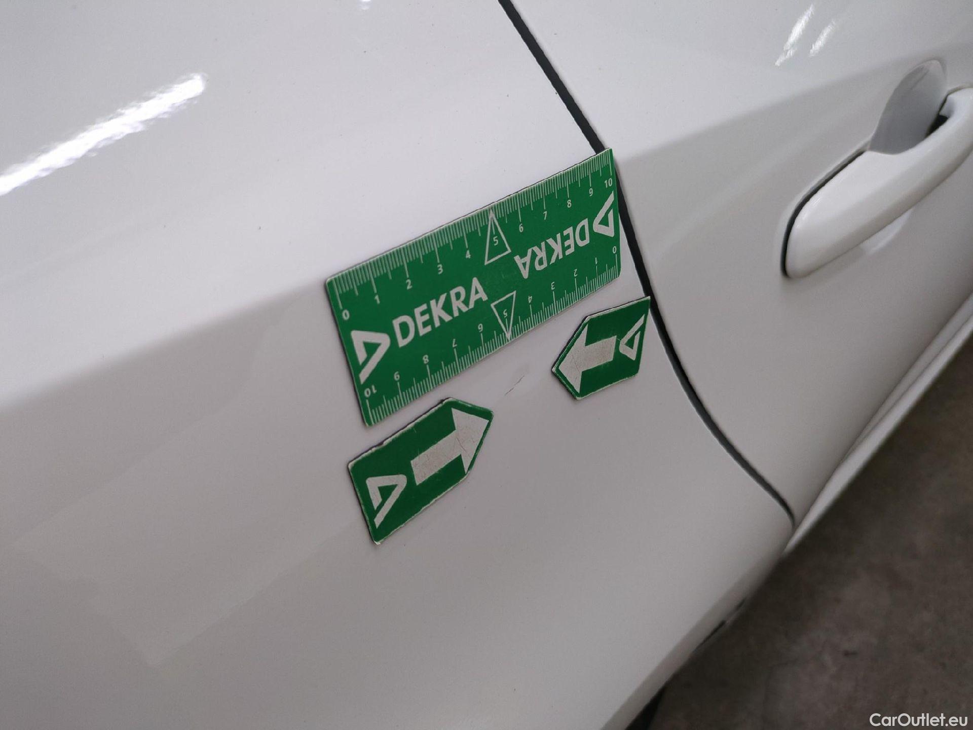  Toyota  Corolla TOYOTA  / 2018 / 5P / Berline Hybride 122h Dynamic Business Beyond Zer #35