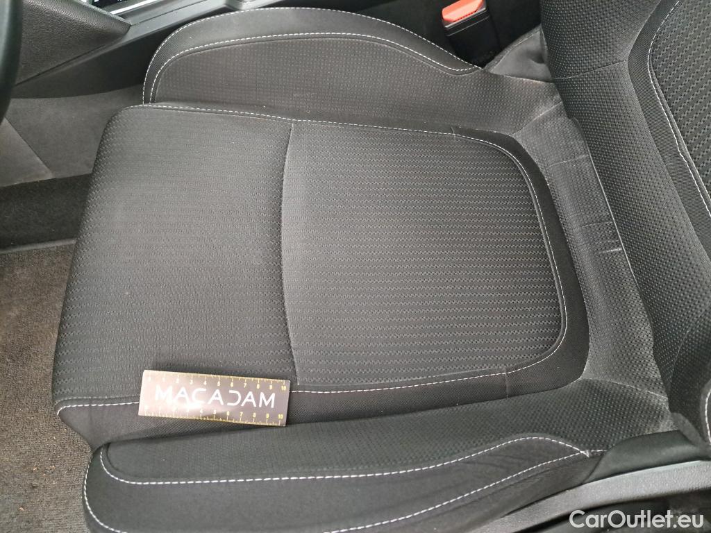  Renault  Megane RENAULT Mégane Estate / 2020 / 5P / Break Business TCe 140 EDC FAP -21B #39