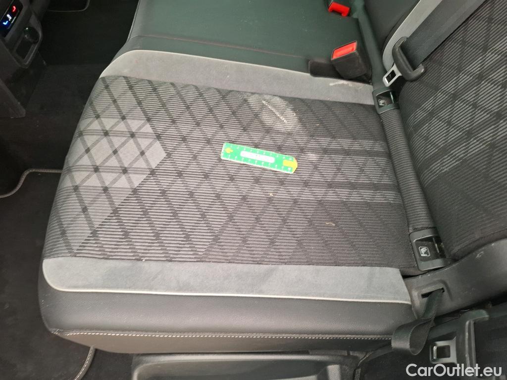  Volkswagen  Tiguan VOLKSWAGEN  / 2020 / 5P / SUV 2.0 TDI 150 DSG7 R-Line #8
