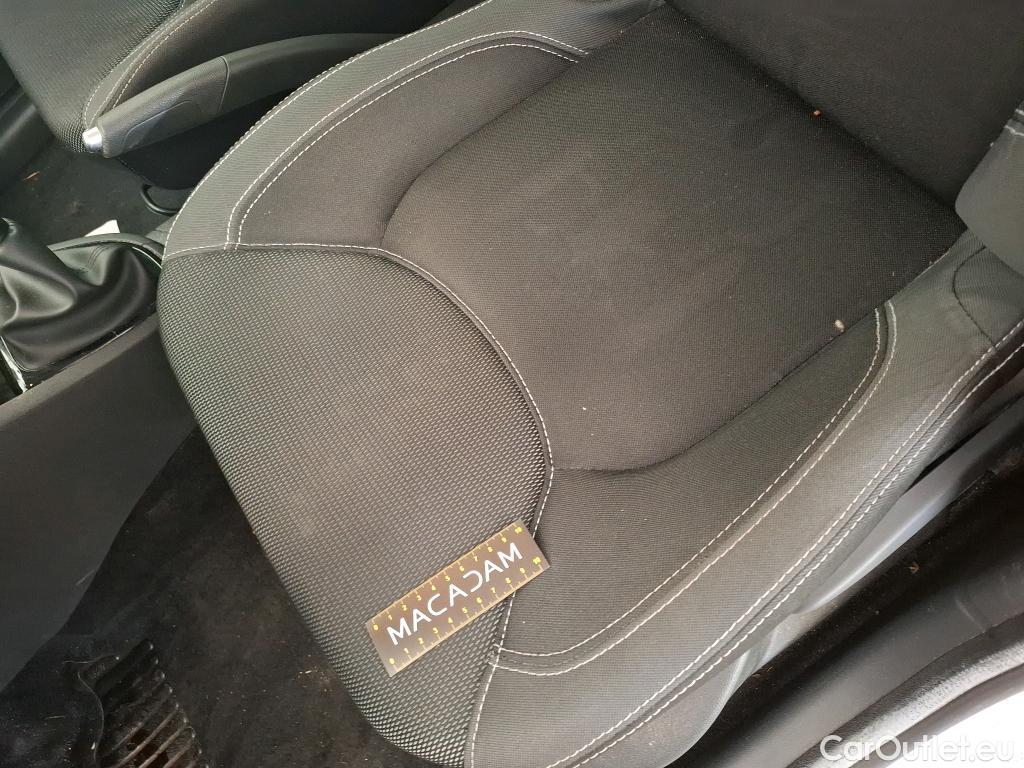  Renault  Clio  IV Air MediaNav 1.5 dCi 75CV BVM5 E6 #16