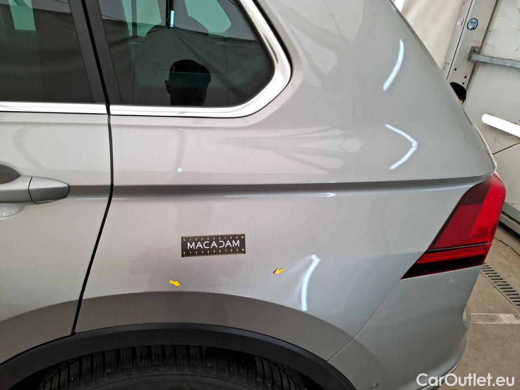  Volkswagen  Tiguan VOLKSWAGEN  / 2016 / 5P / SUV 2.0 TDI 150 DSG7 Carat Exclusive / AFFICHEUR TETE HAUTE HS
 #18