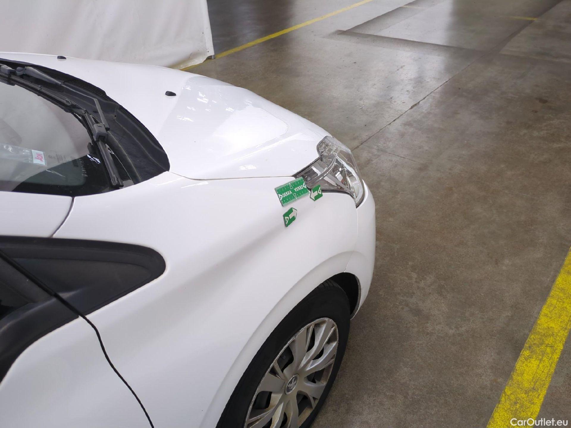  Peugeot  208  Affaire Premium 1.5 HDi 100CV BVM5 E6dT #53