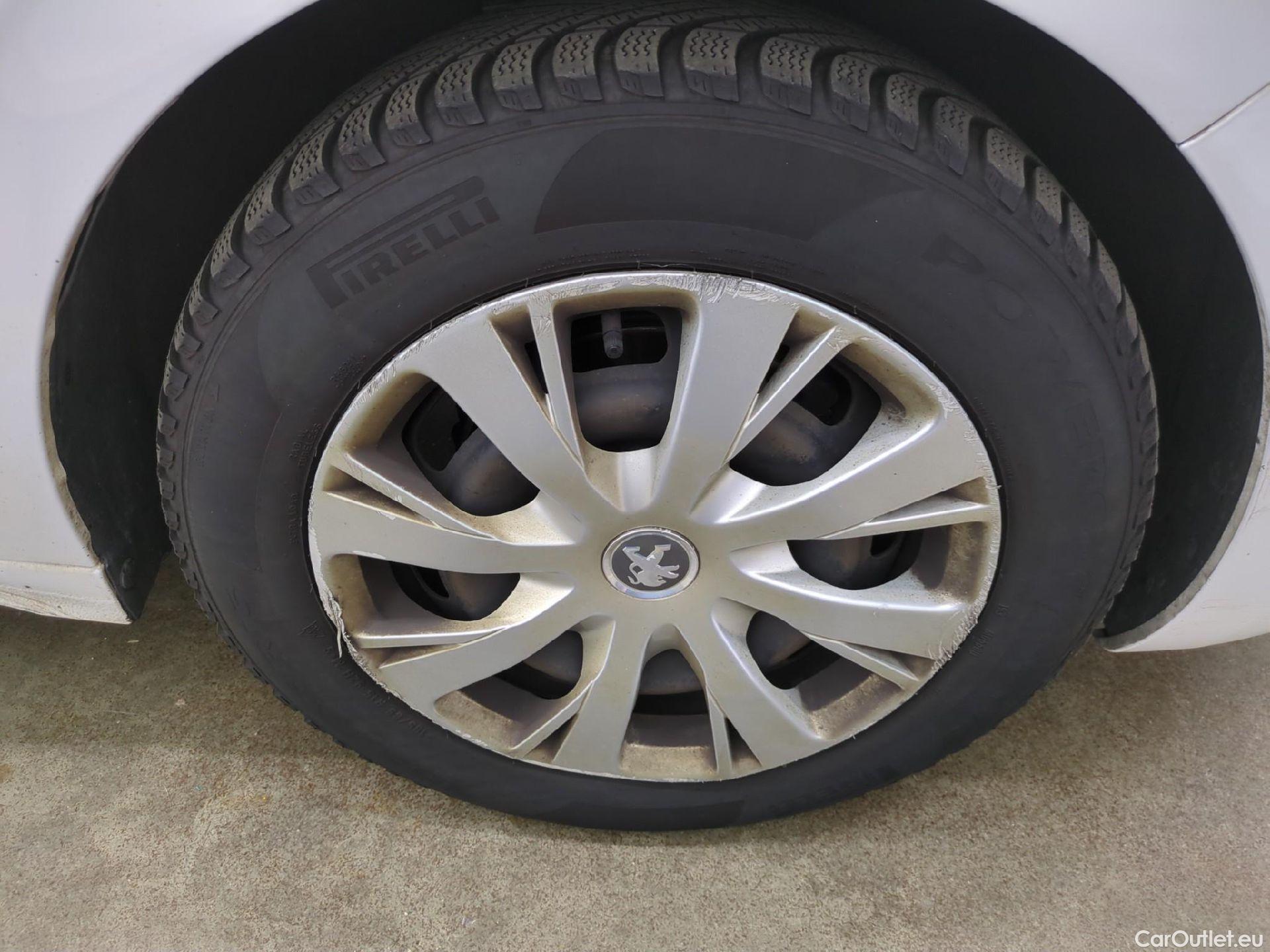  Peugeot  208  Affaire Premium 1.5 HDi 100CV BVM5 E6dT #22