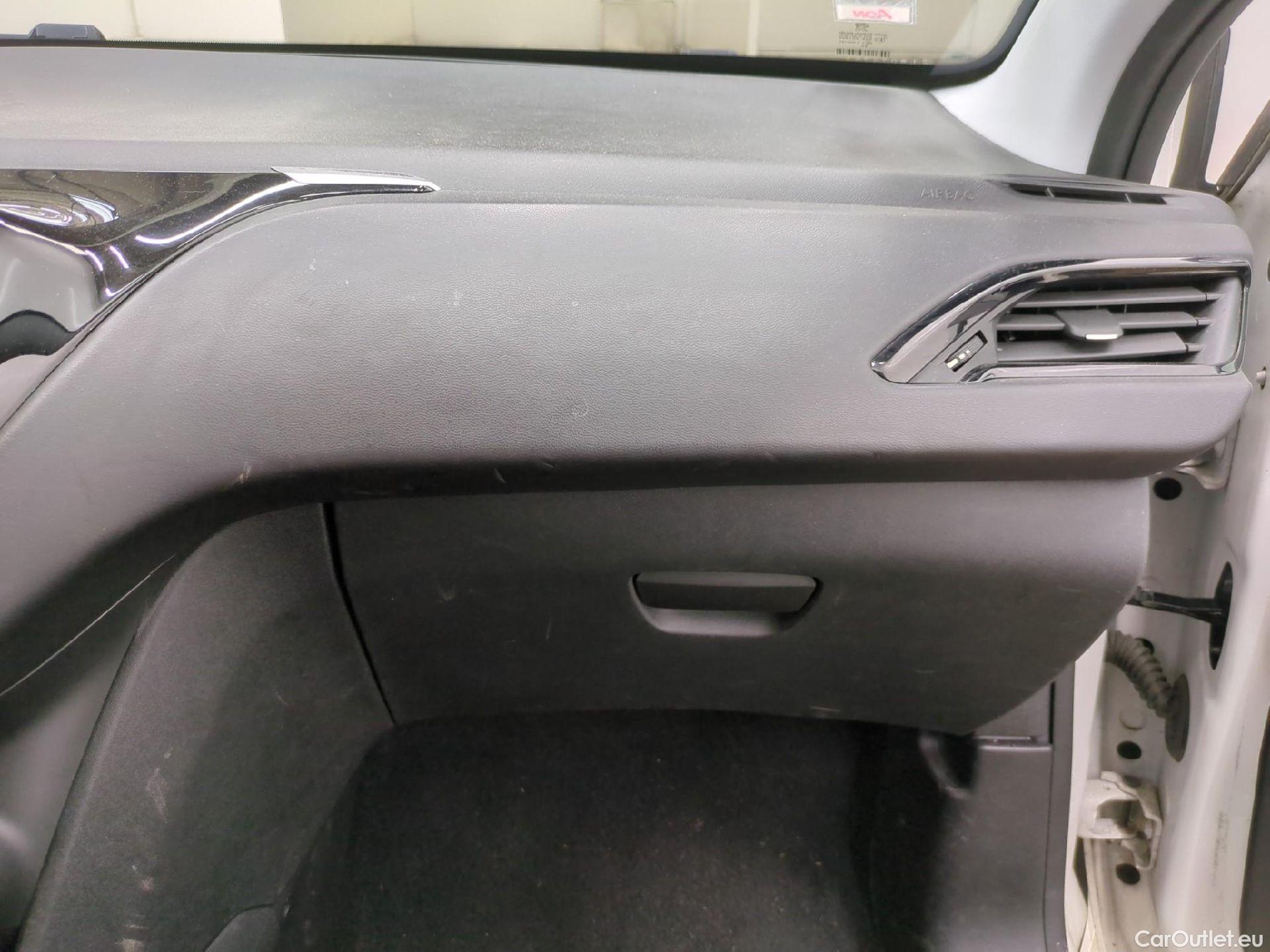  Peugeot  208  Affaire Premium 1.5 HDi 100CV BVM5 E6dT #11