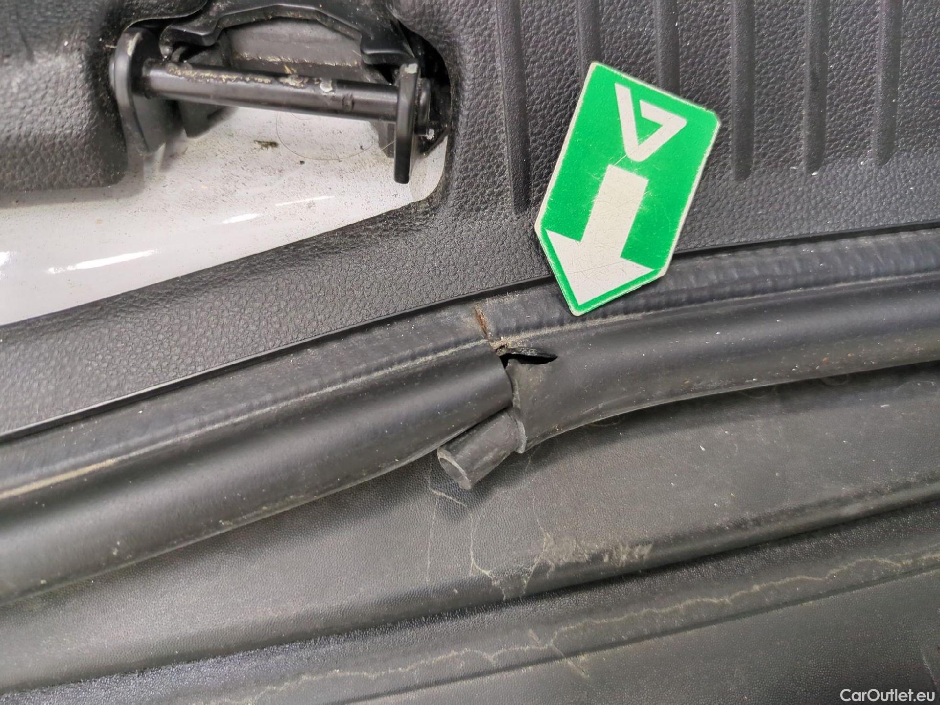  Renault  Kangoo RENAULT  / 2021 / 4P / Fourgonnette GD CONFORT - BLUE DCI 95 #11