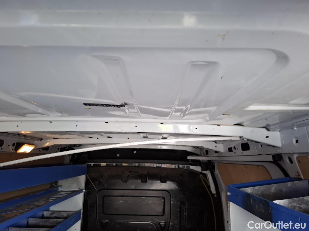  Renault  Master  III Fourgon L2H2 3 5 Grand Confort dCi 130CV BVM6 E6 #18