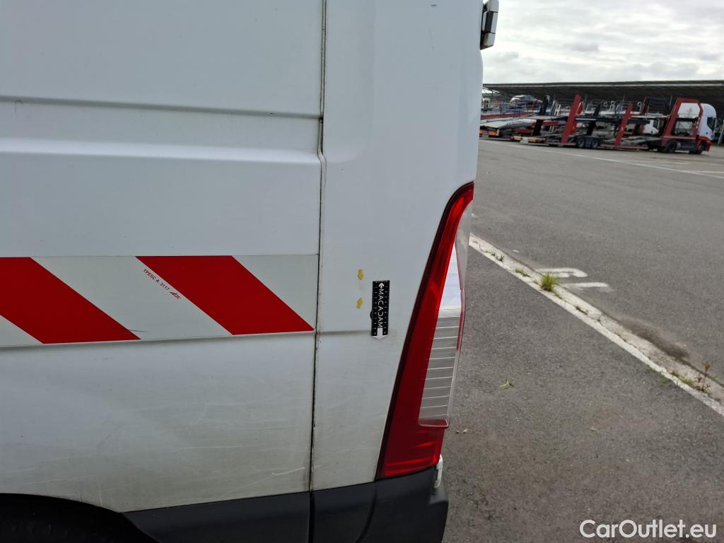  Renault  Master  III Fourgon L2H2 3 5 Grand Confort dCi 130CV BVM6 E6 #89