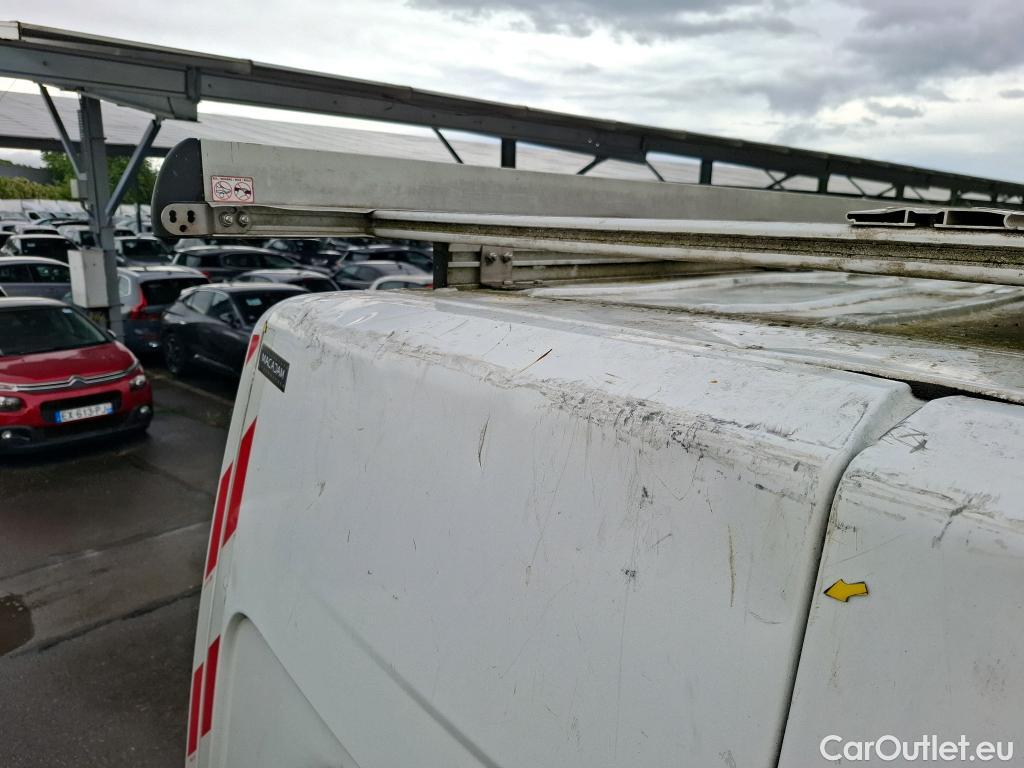  Renault  Master  III Fourgon L2H2 3 5 Grand Confort dCi 130CV BVM6 E6 #25