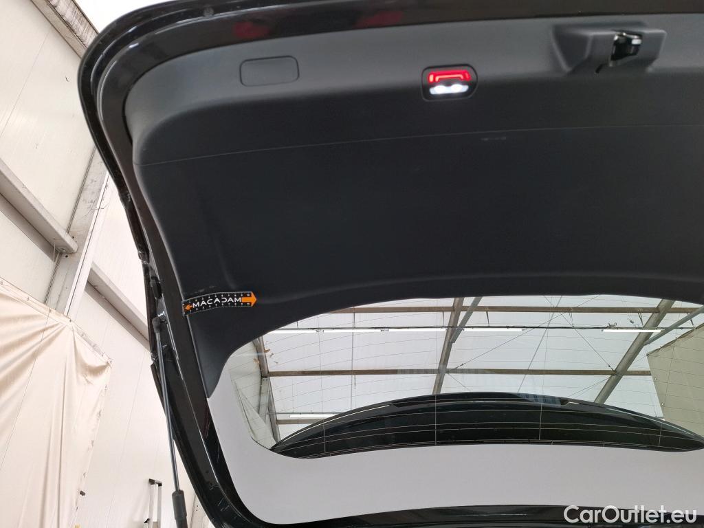  Mercedes  GLC MERCEDES-BENZ  / 2022 / 5P / SUV  300 e Business Line 4MATIC #64