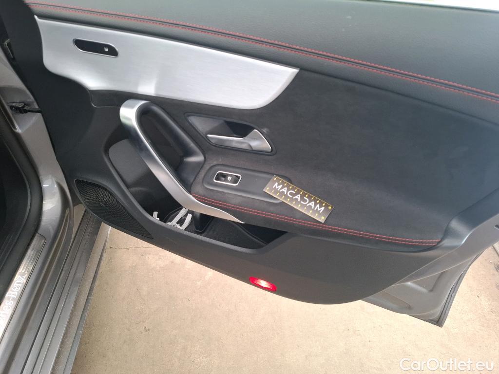  Mercedes  CLA-Klasse MERCEDES-BENZ CLA Coupe / 2019 / 4P / Coupé CLA 200 AMG Line BA7 #40