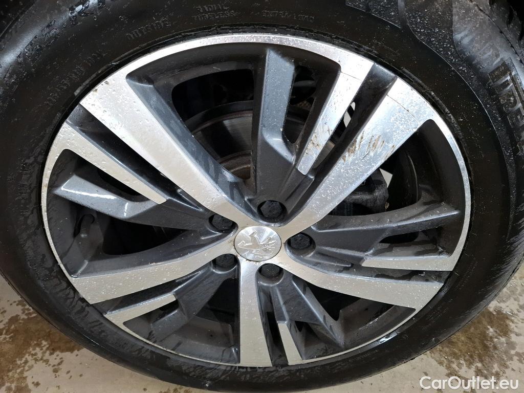  Peugeot  5008  Allure Pack 1.5 HDi 130CV BVA8 7 Sieges E6d #32