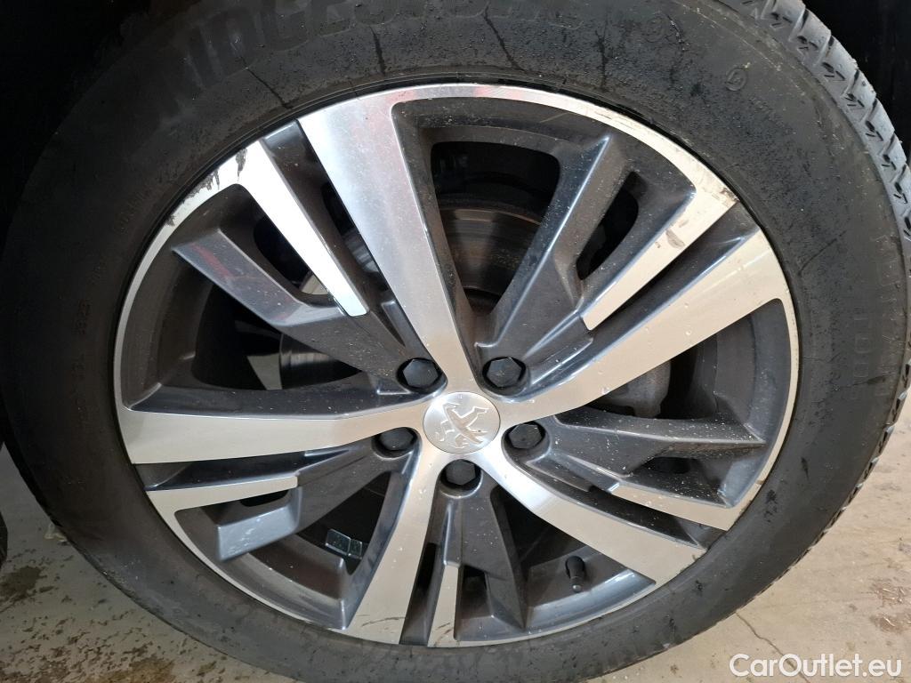  Peugeot  5008  Allure Pack 1.5 HDi 130CV BVA8 7 Sieges E6d #42