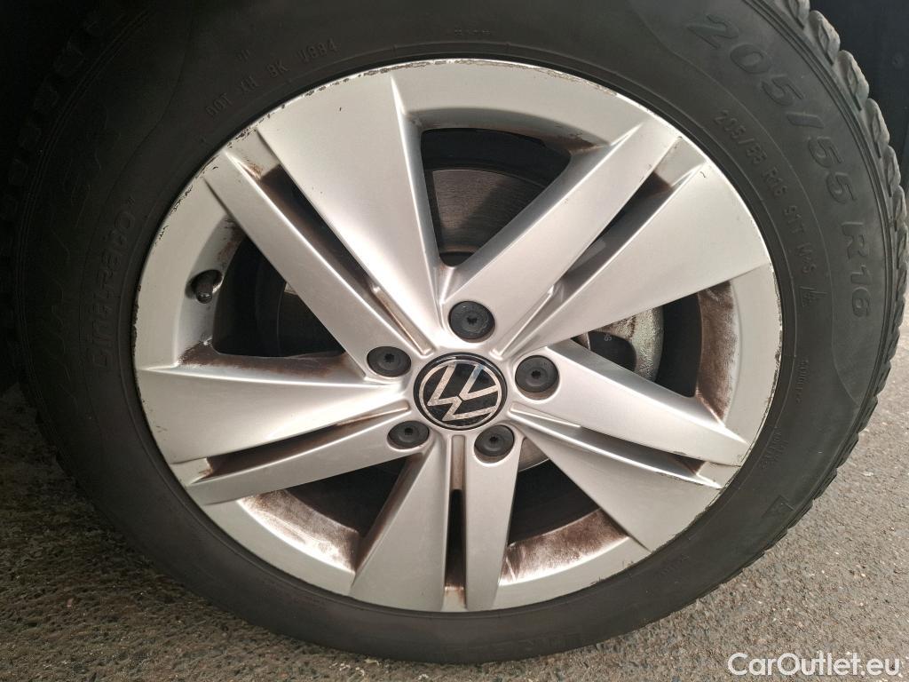  Volkswagen  Golf  VOLKSWAGEN / 2020 / 5P / Berline 2.0 TDI SCR 150 DSG7 Life Busi 1st #37