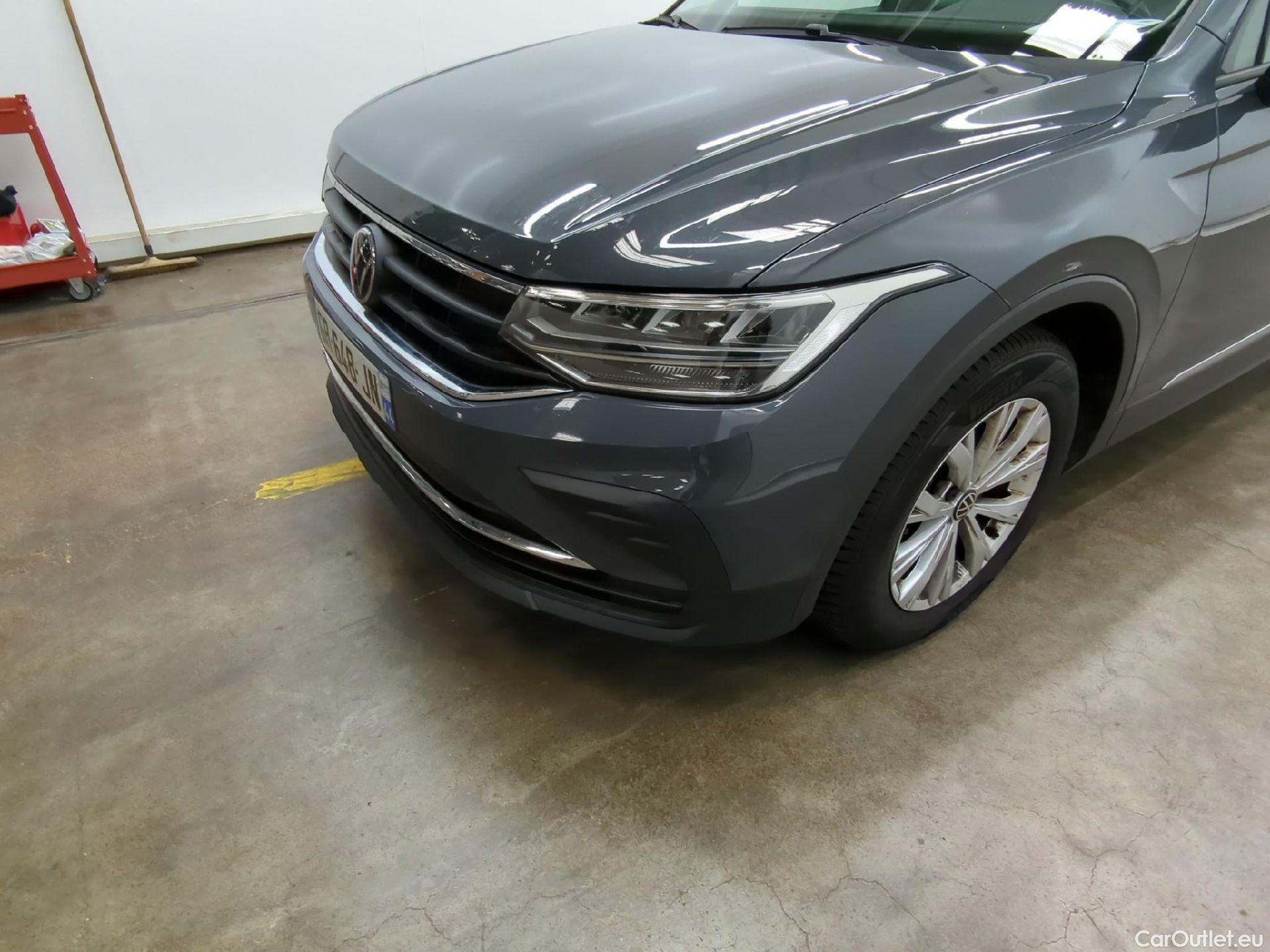  Volkswagen  Tiguan VOLKSWAGEN  / 2020 / 5P / SUV 2.0 TDI 150 DSG7 LIFE PLUS #20