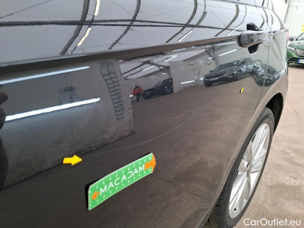  Volkswagen  Polo VOLKSWAGEN  / 2017 / 5P / Berline 1.0 TSI 95 DSG7 Carat #9
