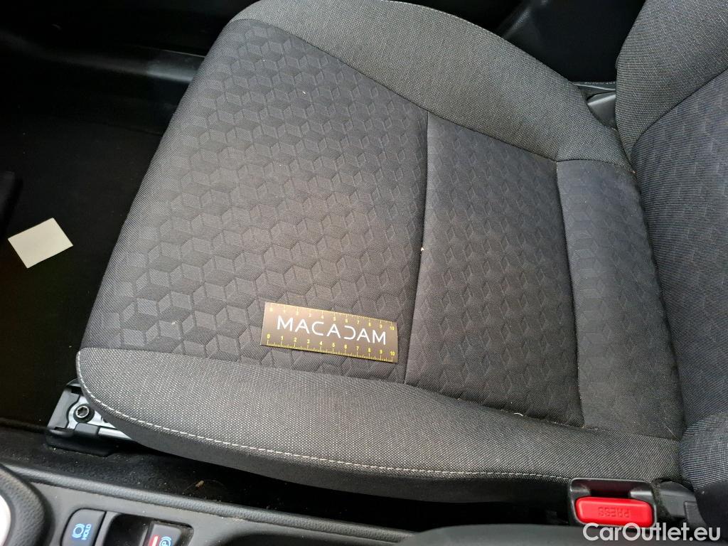  Toyota  Yaris TOYOTA  Hybride / 2019 / 5P / Berline Hybride 116h Dynamic #15