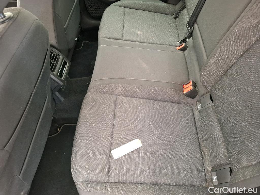  Volkswagen  Golf  VOLKSWAGEN / 2020 / 5P / Berline 2.0 TDI SCR 115 DSG7 Life Busi #27