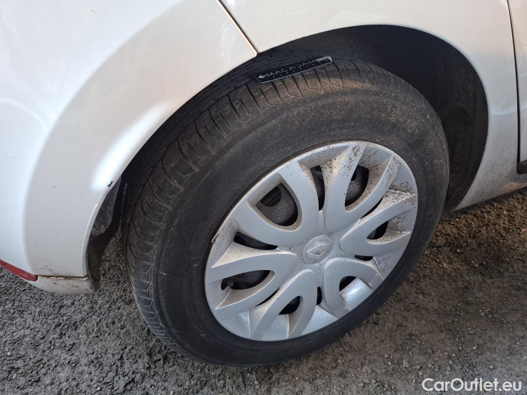  Renault  Clio  IV Air MediaNav 1.5 dCi 75CV BVM5 E6 #33