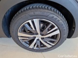  Peugeot  3008 PEUGEOT  / 2020 / 5P / SUV BLUEHDI 130 SeS ALLURE #17