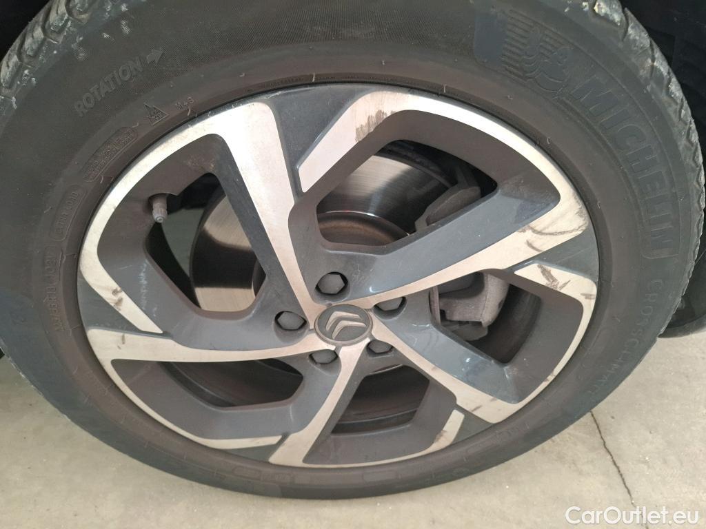  Citroen  C5 Aircross CITROEN  / 2018 / 5P / SUV Hybride rechargeable 225 e-EAT8 Shine #10