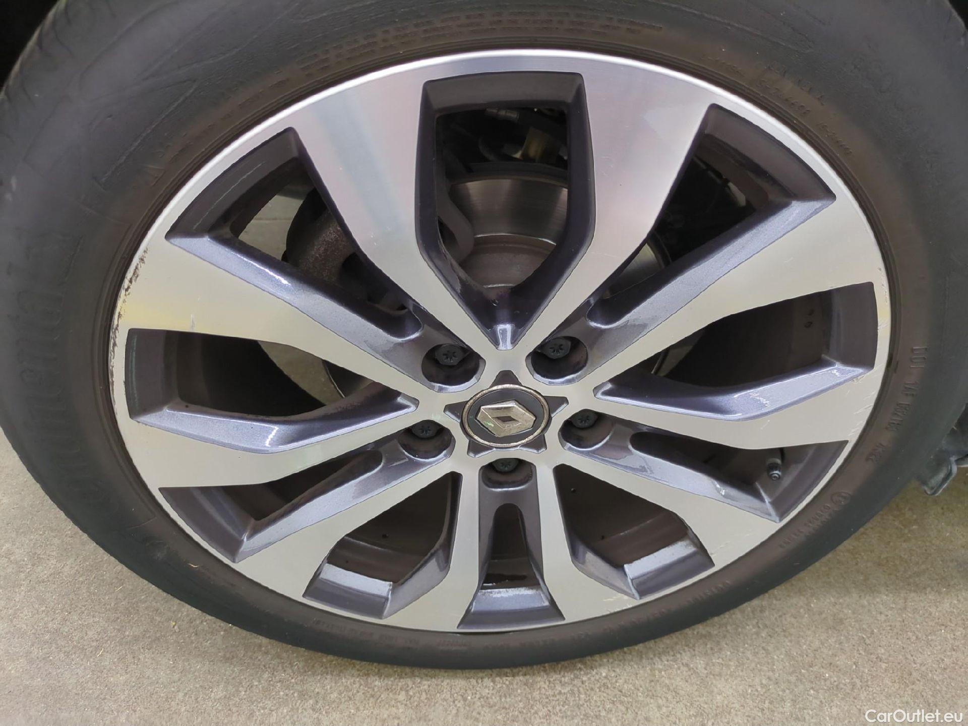  Renault  Megane RENAULT Mégane Berline / 2020 / 5P / Berline techno TCe 140 EDC #40