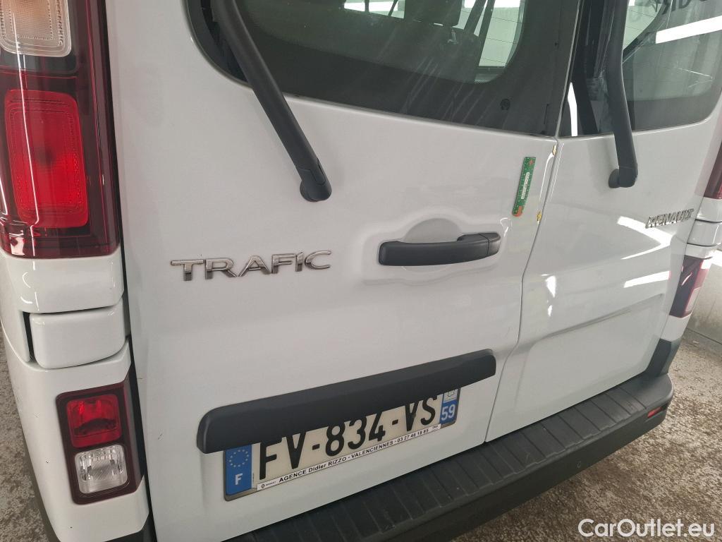  Renault  Trafic RENAULT  / 2019 / 4P / Combi Zen L2 dCi 120 S&S - 8 pl #18