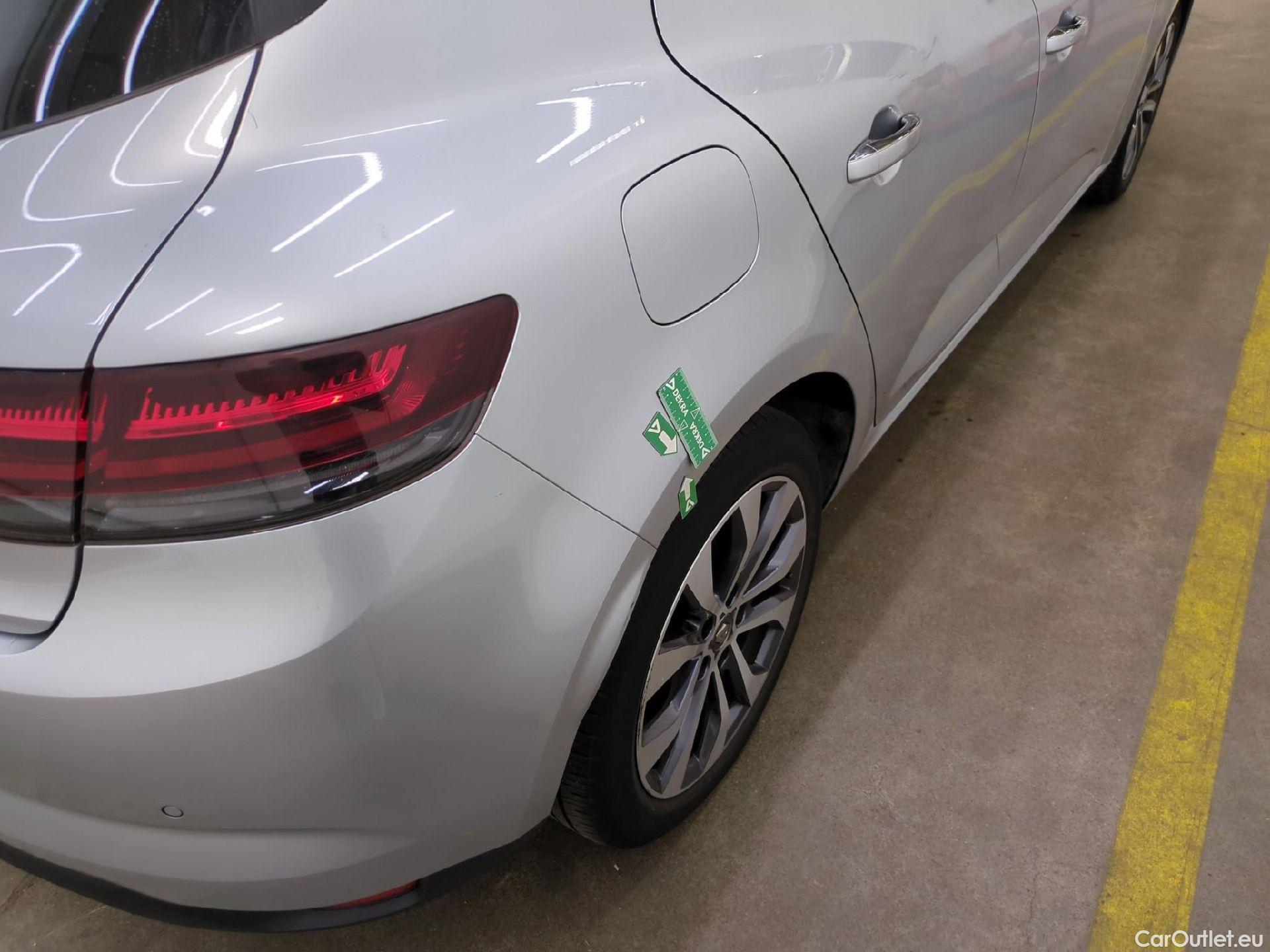  Renault  Megane RENAULT Mégane Berline / 2020 / 5P / Berline techno TCe 140 EDC #43
