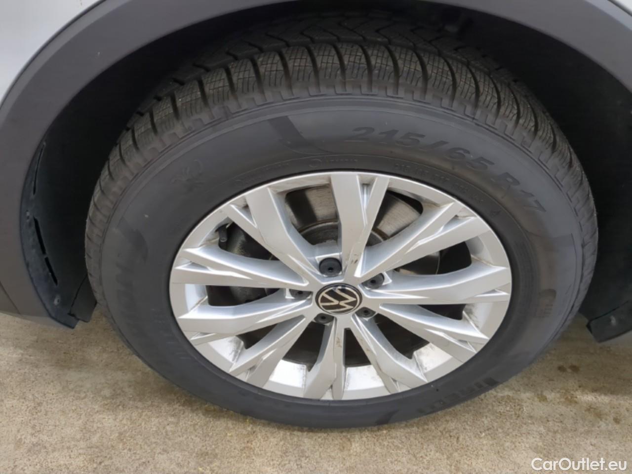  Volkswagen  Tiguan VOLKSWAGEN  / 2020 / 5P / SUV 2.0 TDI 150 DSG7 Life Business #2