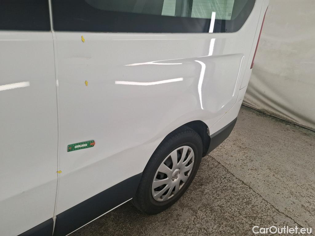  Renault  Trafic RENAULT  / 2019 / 4P / Combi Zen L2 dCi 120 S&S - 8 pl #1