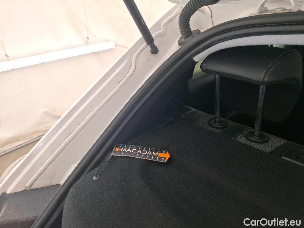  Peugeot  208  Allure Business 1.2 PureTech 100CV BVM6 E6d #19
