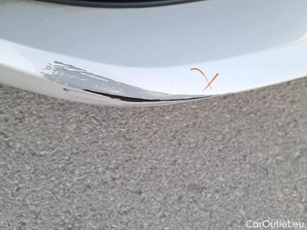  Bmw  Serie 1 BMW  / 2019 / 5P / berlina con portón 118i #16